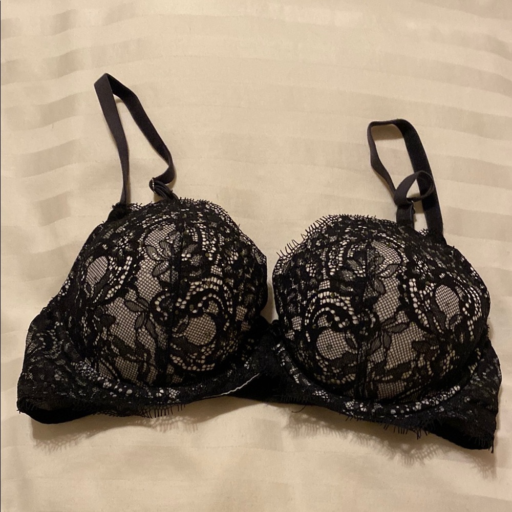 Victoria’s Secret Elegant Black Push Up Lace Bra